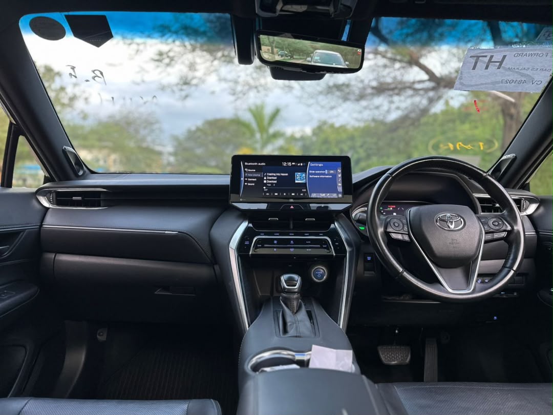 Toyota Harrier Hybrid thumbnail 4